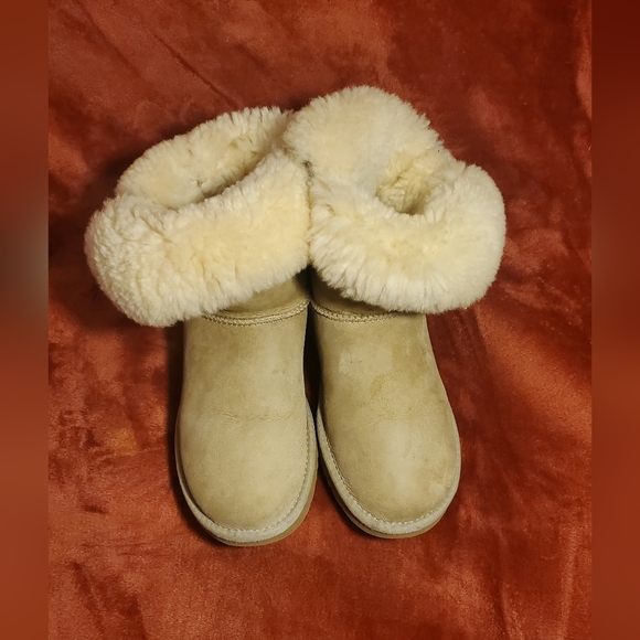 UGG WOMEN'S LOW TOP ANKLE FUR BOOTIES - Picture 5 of 6